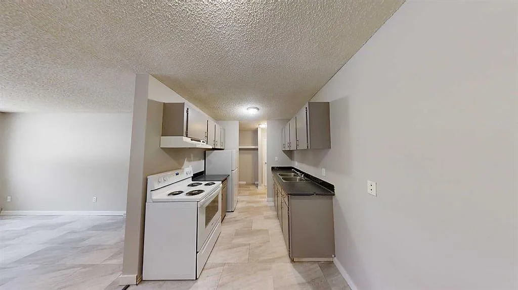 1 bed, 1.0 bath, 605 sqft, $1,200 — Photo 3