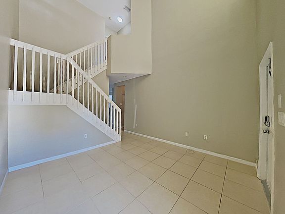 4th image of 141 Riverwalk Cir