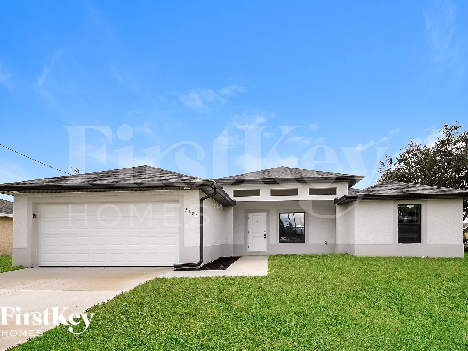 3 bed, 2.0 bath, 1519 sqft, $2,355 — Photo 1