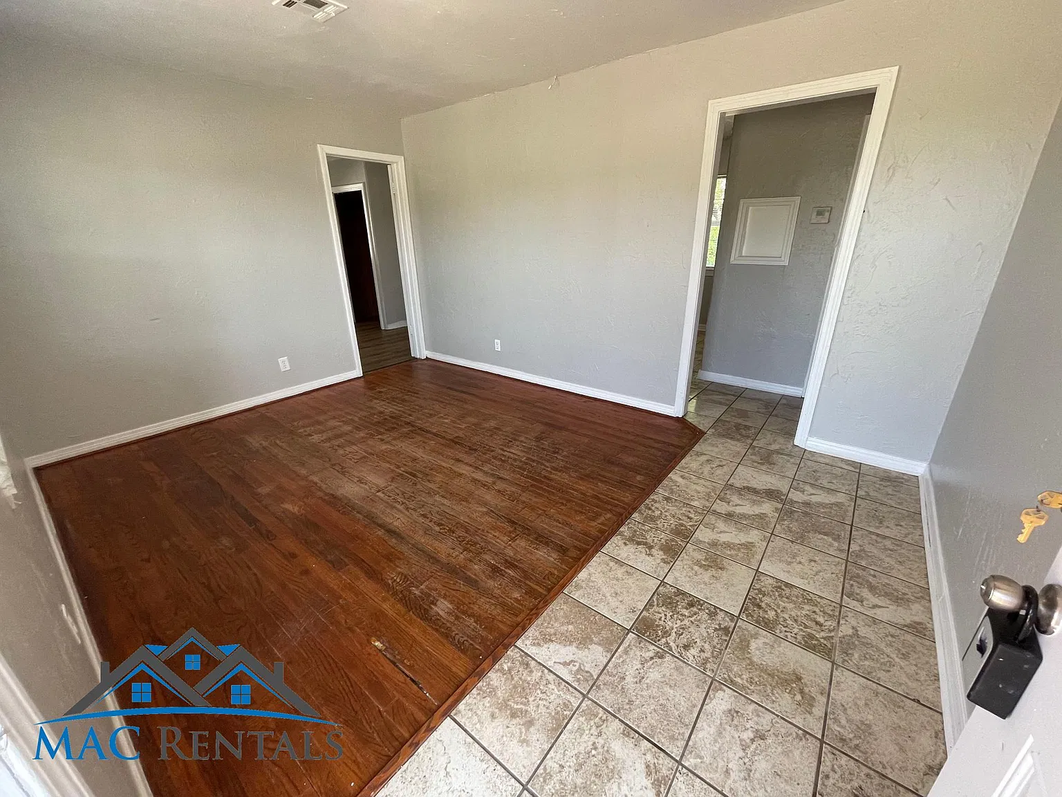 3 bed, 638 sqft, $925 — Photo 2