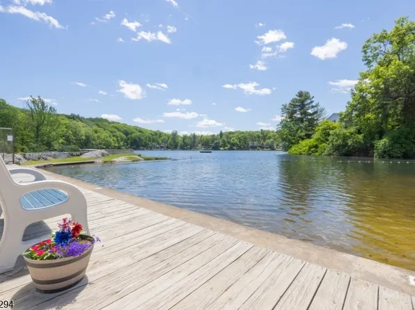39 Broadway, West Milford Twp., NJ 07480
