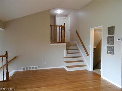 5th image of 6023 Hollywood Dr
