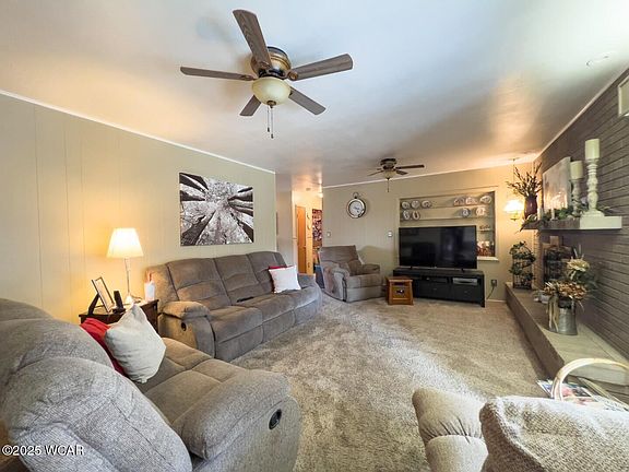 4th image of 2535 Windsor Dr