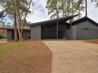 2500 Lakeview Ln, Pineville, LA 71360