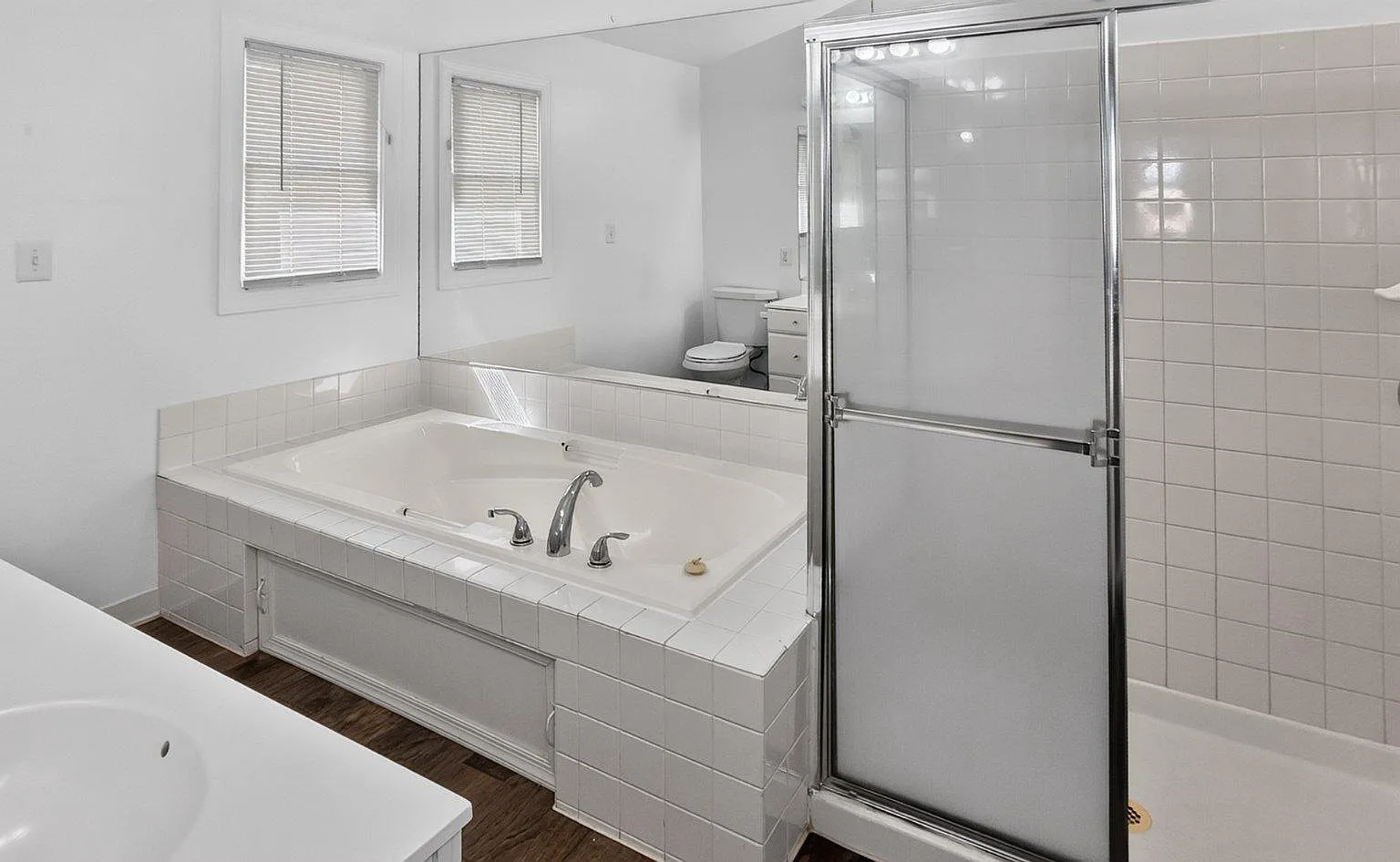 4 bed, 4.0 bath, 2164 sqft, $3,000 — Photo 4