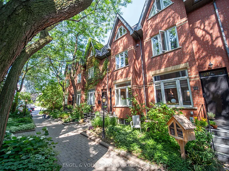 8 Old Trillium Ln — Photo 3