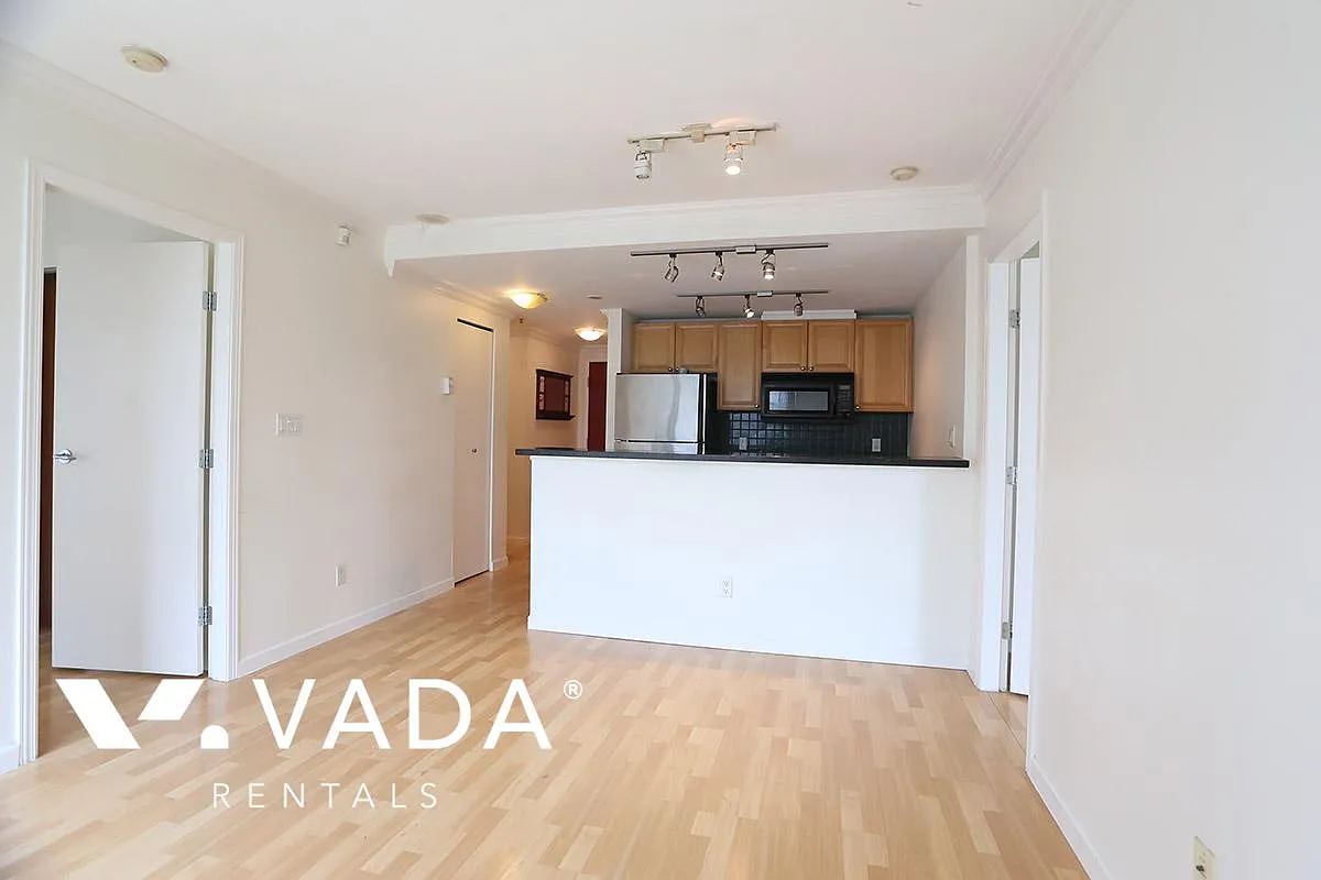 928 Richards Street Vancouver — Photo 4