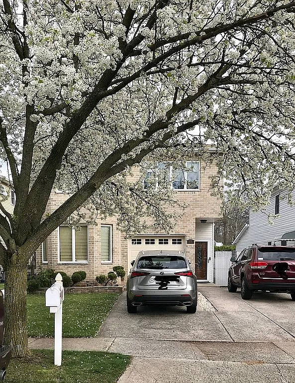 88 Hawley Ave photo 1