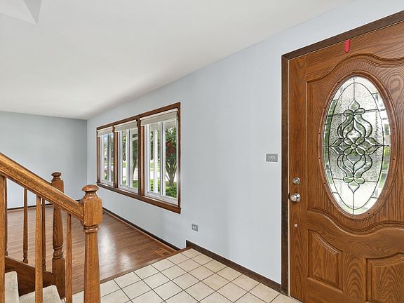 2nd image of 27 Joslyn Dr