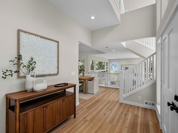 5th image of 3554 Oak Knoll Dr