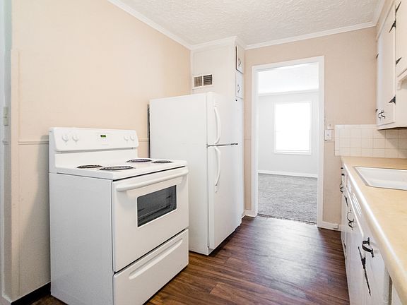 4th image of 2721 N Adams St