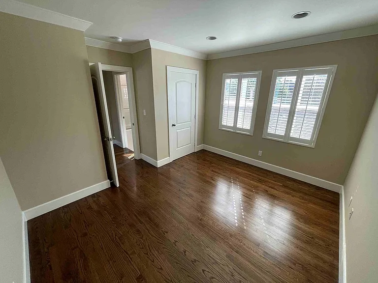 4432 Bakman Ave — Photo 25
