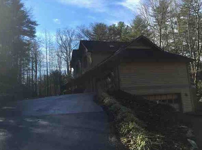 2nd image of 30 Oak Gate Dr