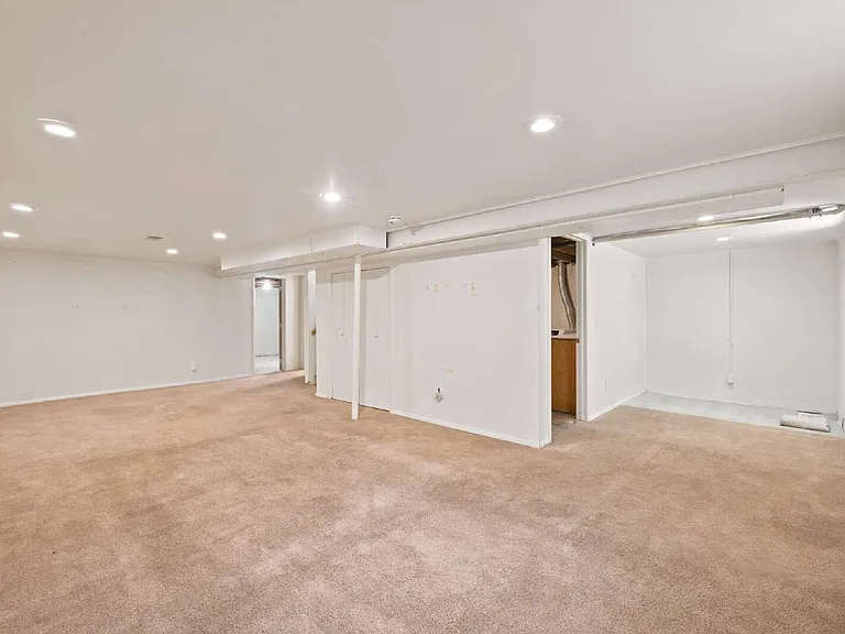 1398 Troy St — Photo 17