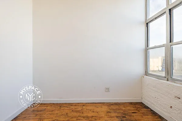 Rented by MySpaceNYC | media 8