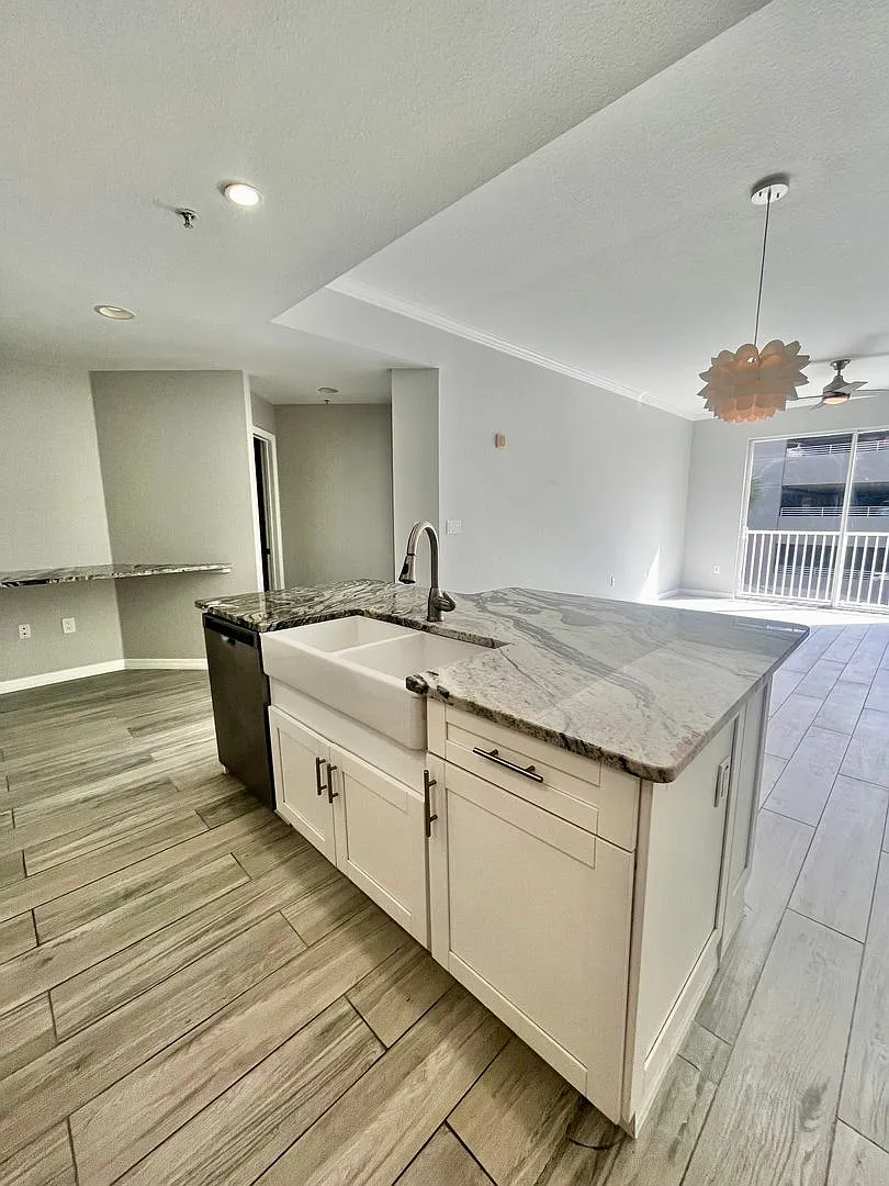 700 S Harbour Island Blvd — Photo 4