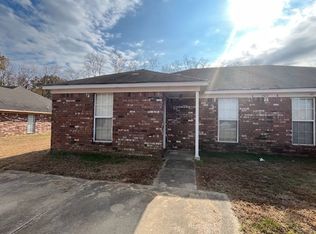 403 Bruce St #A, Senatobia, MS 38668