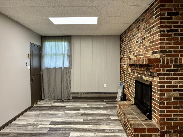 302 Hampton Rd — Photo 16