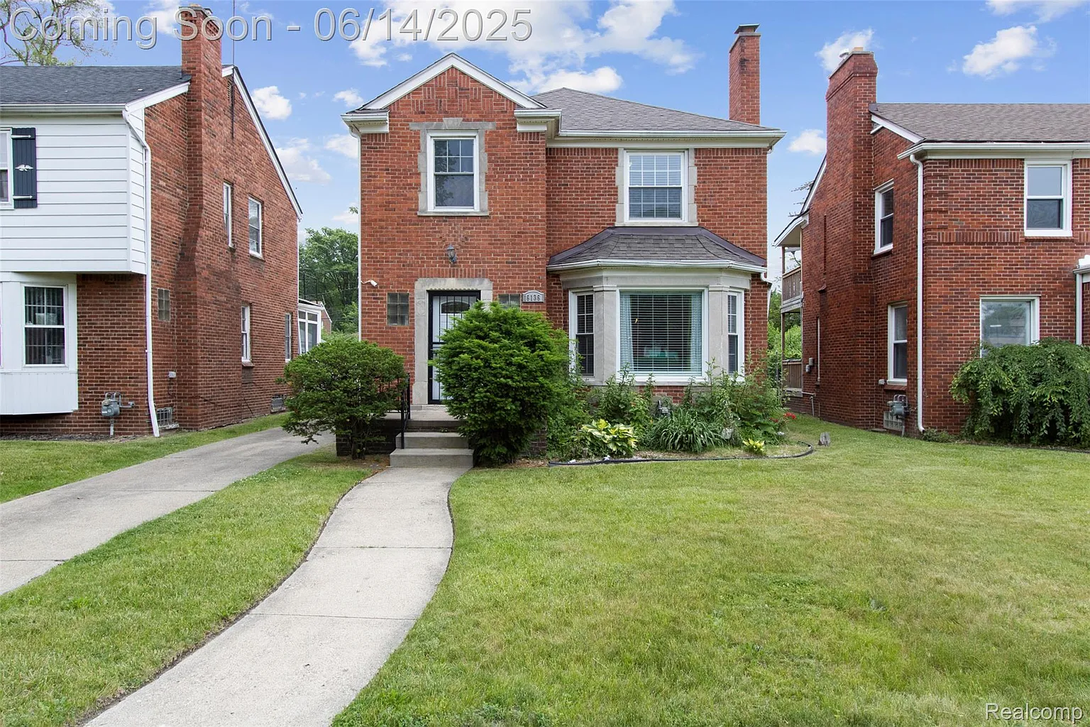 16136 Whitcomb St photo 1
