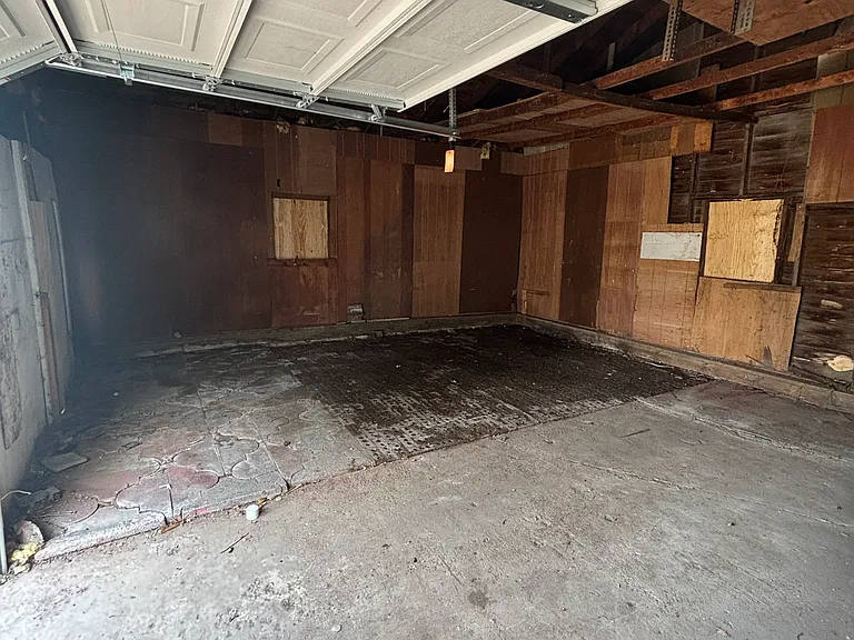 1635 Claudia Ave — Photo 14