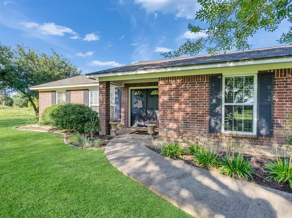 7202 Wetzel Rd, Dickinson, TX 77539