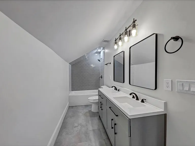 212 S Broad St SW — Photo 11