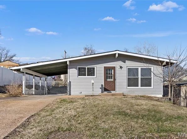 313 Saint Lawrence Dr, Ballwin, MO 63021