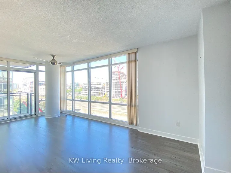 4K Spadina Ave #702 — Photo 7