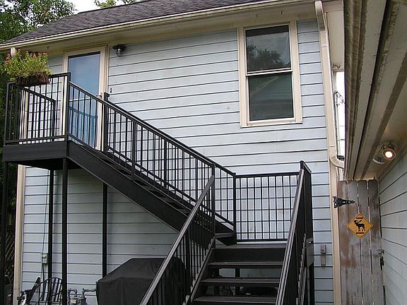 4th image of 1538 Arlington St #A