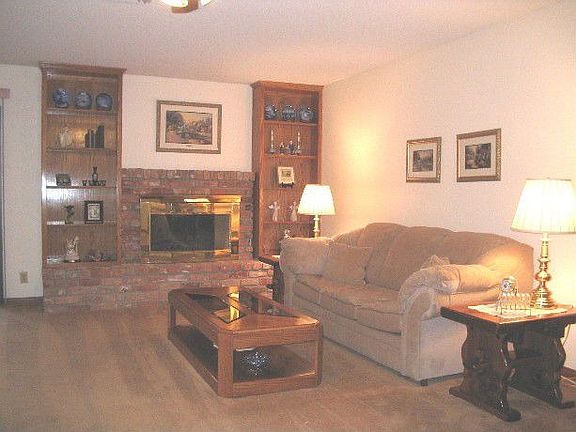 Spacious living room