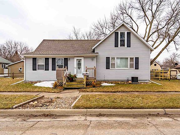 3rd image of 629 Woodlawn Ave