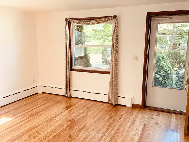 25 1/2 Thurston Ave #B — Photo 5