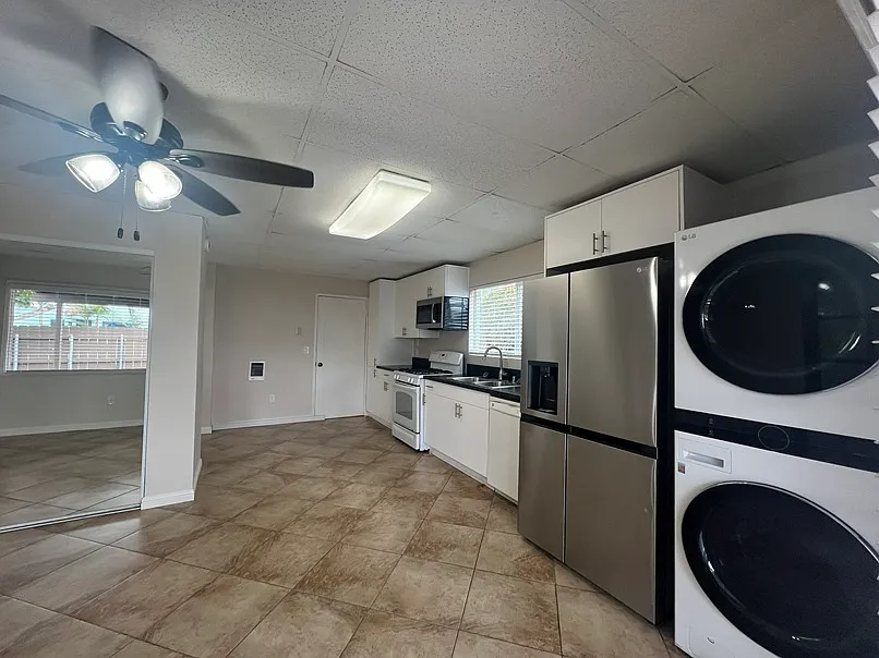 Studio, 400 sqft, $2,295 — Photo 2