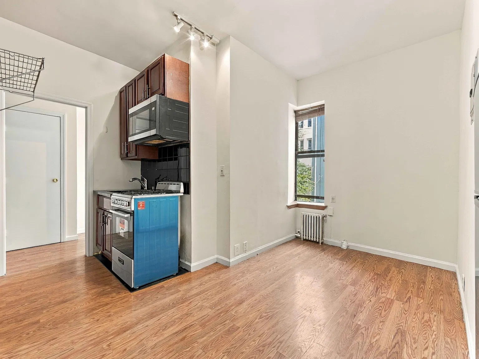 619 East Fifth Street — Photo 4