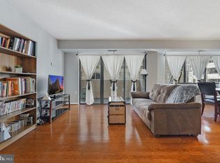 1301 N Courthouse Rd APT 811, Arlington, VA
