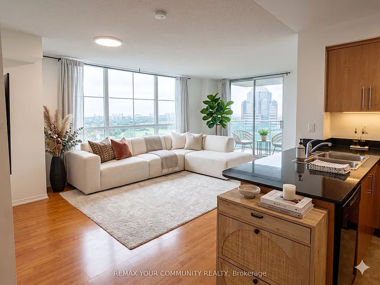 8 Rosebank Dr #11C — Photo 2