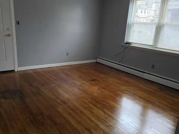 100 Bond St #1W, Hartford, CT 06114