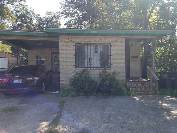 4th image of 1200 N Acadian Thwy W