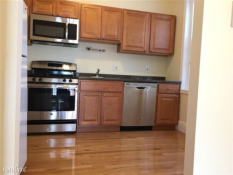 2nd image of 17 Lothian Rd #409