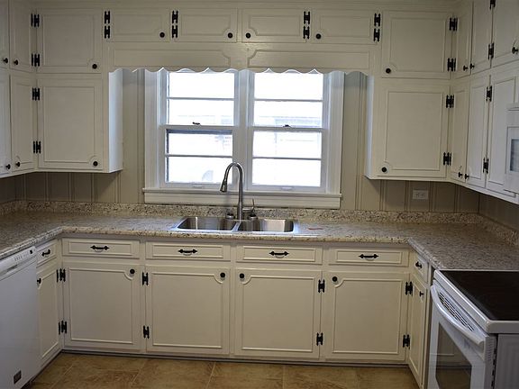 3rd image of 428 Light St