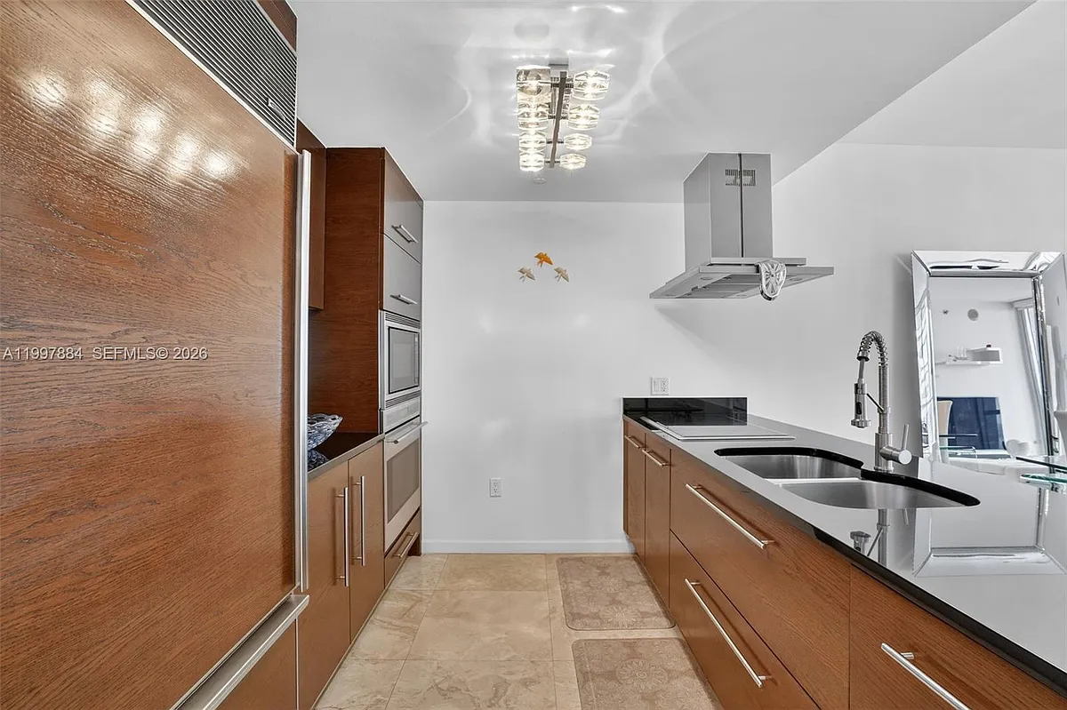 Building Photo - 495 Brickell Ave #2807