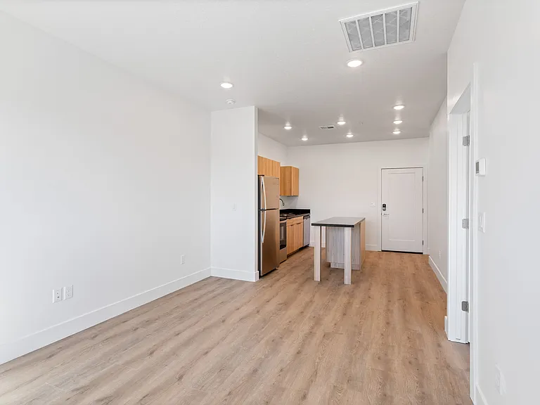 Shadow Ridge Apartments — Photo 10