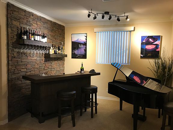Piano Bar