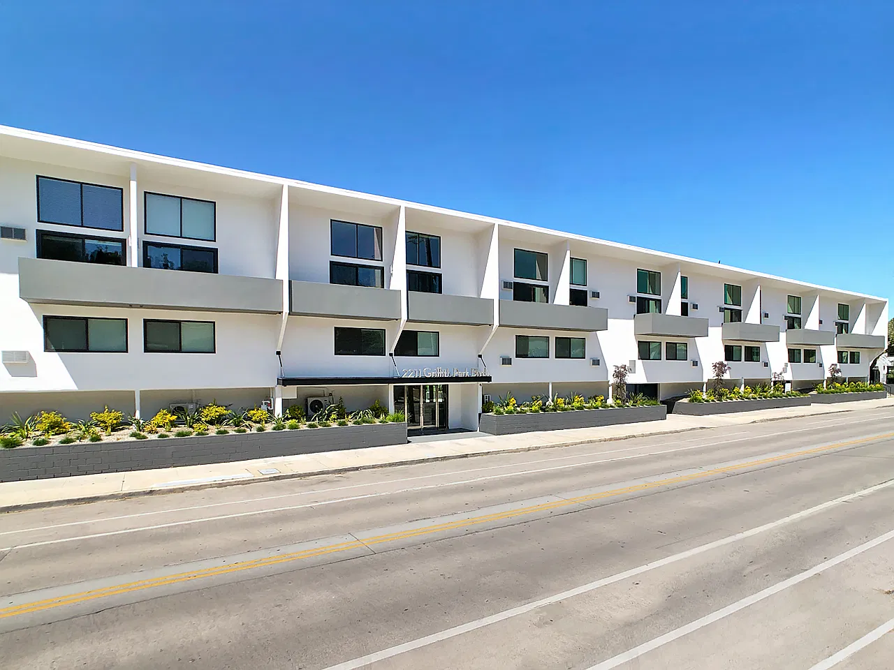 1 bed, 1100 sqft, $3,195 — Photo 1