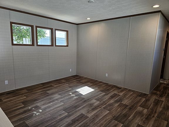 4th image of 2101 SW 38th St Lot 106