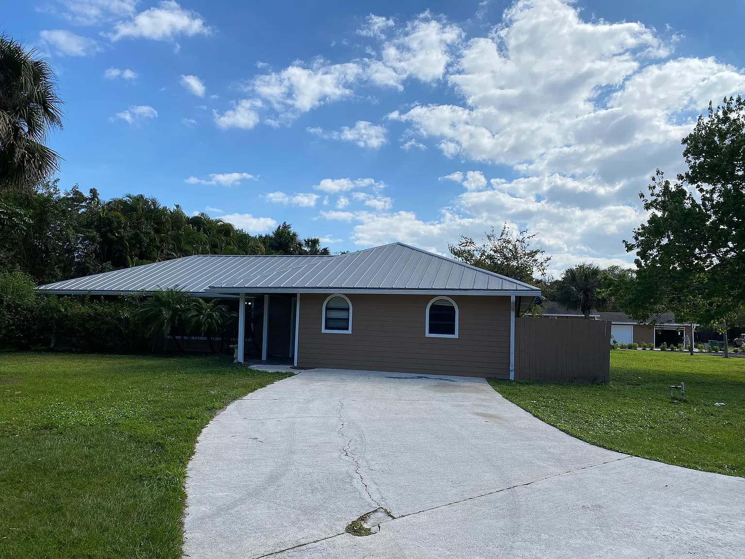 4 bed, 5650 sqft, $4,000 — Photo 3