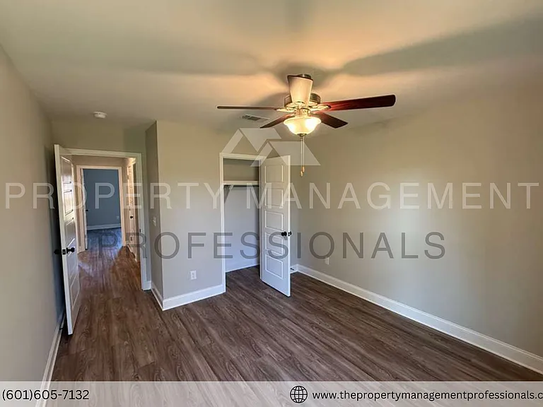 563 Patrick Farms Dr — Photo 36
