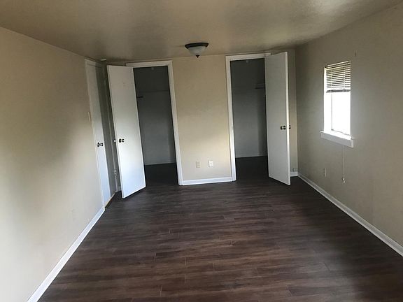 2nd image of 1204 Sproles Dr