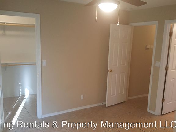 4th image of 1090 Rolling Hills Dr Unit 102