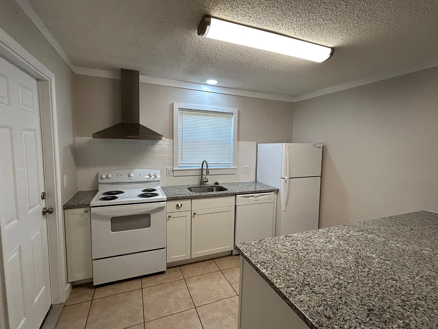 201 Taylor Cir. — Photo 3